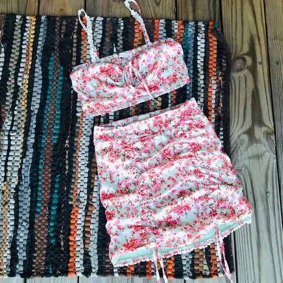 ☀️✌🏼NWOT Floral 2 Piece Set - Picture 5 of 12